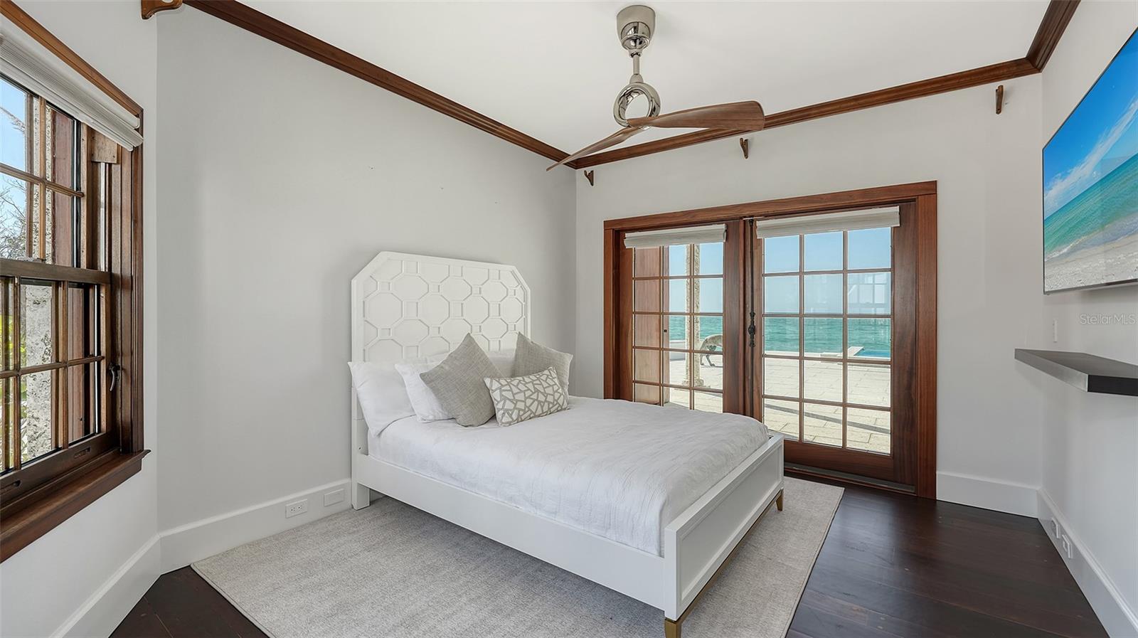 TB8352474 Property Photo