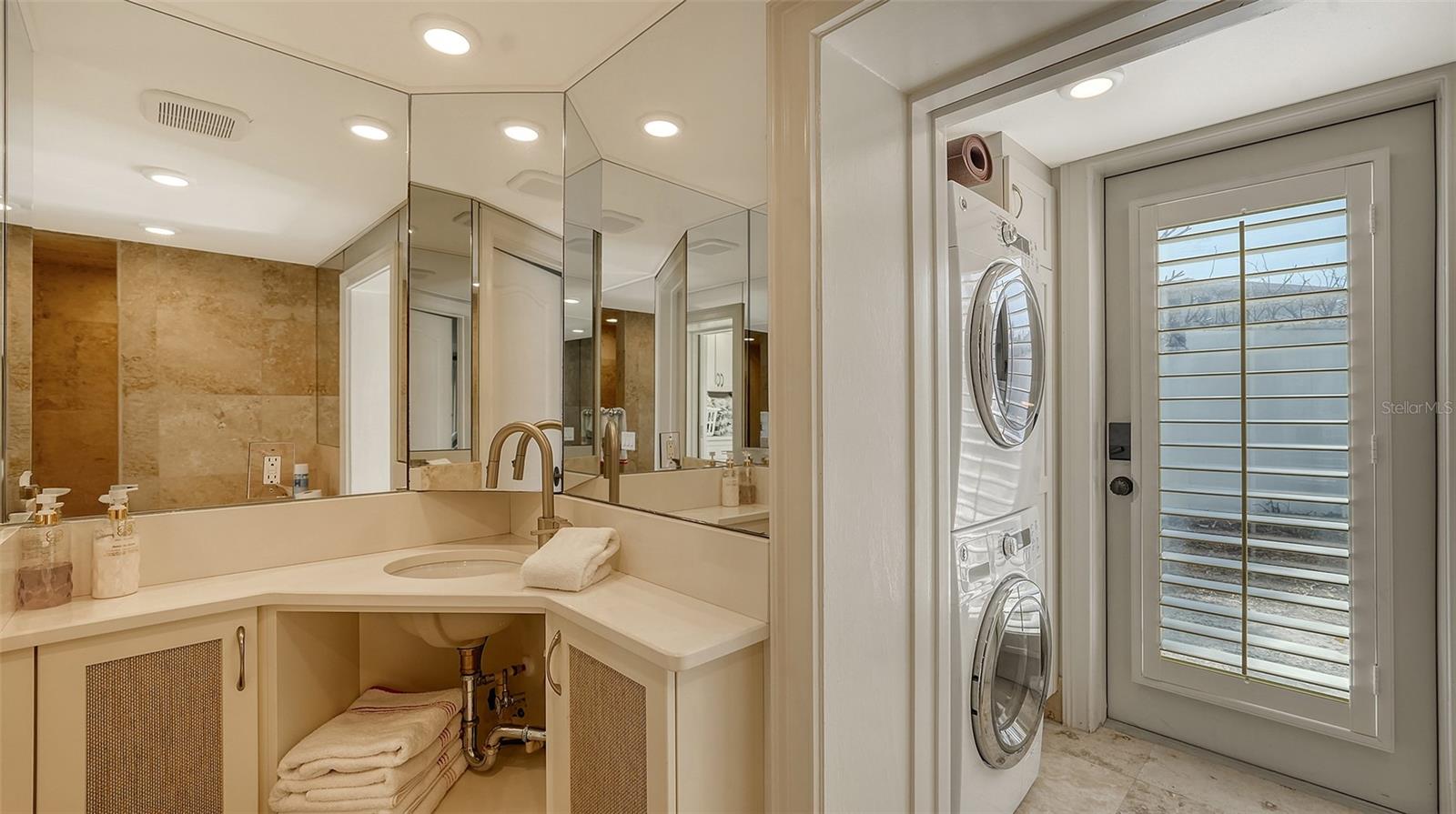 TB8352474 Property Photo