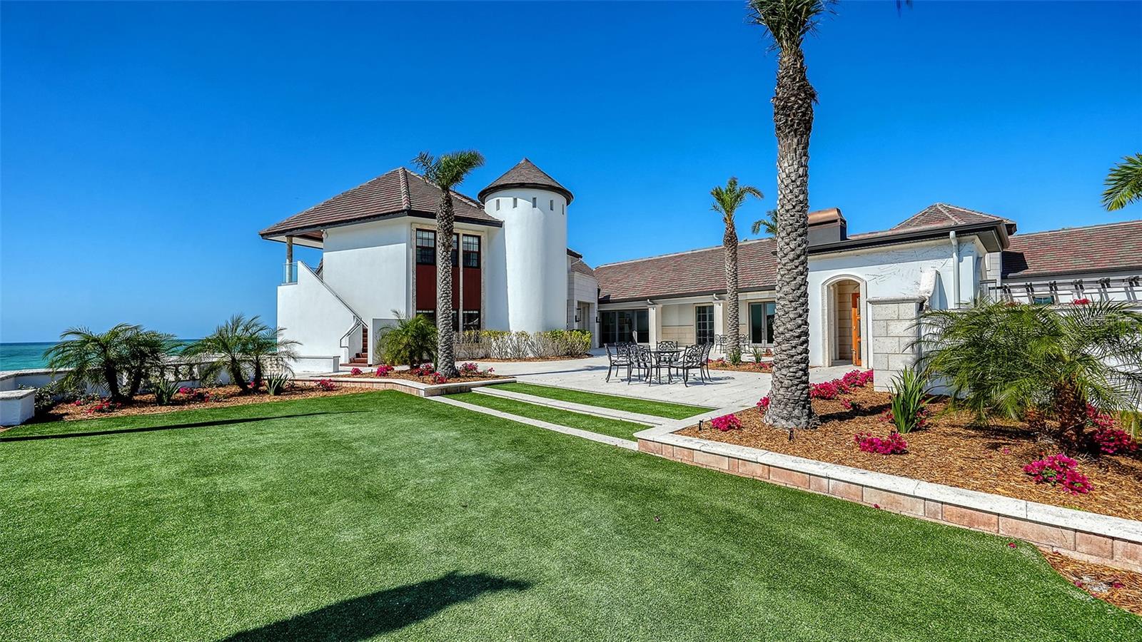 TB8352474 Property Photo