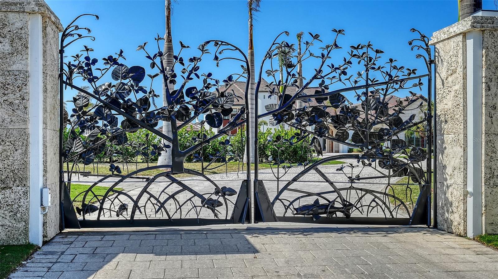 TB8352474 Property Photo