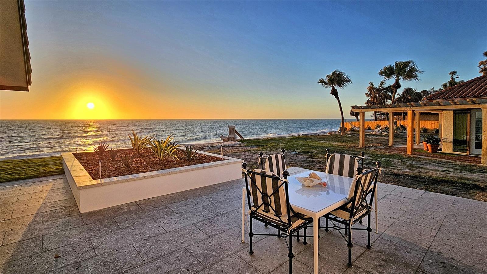 TB8352474 Property Photo