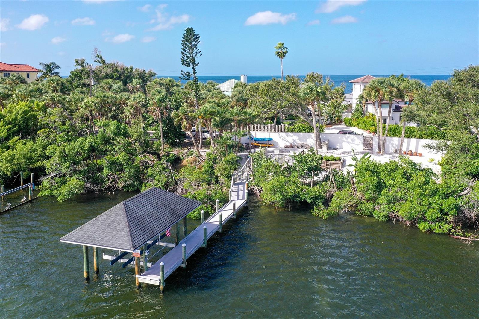 TB8352474 Property Photo