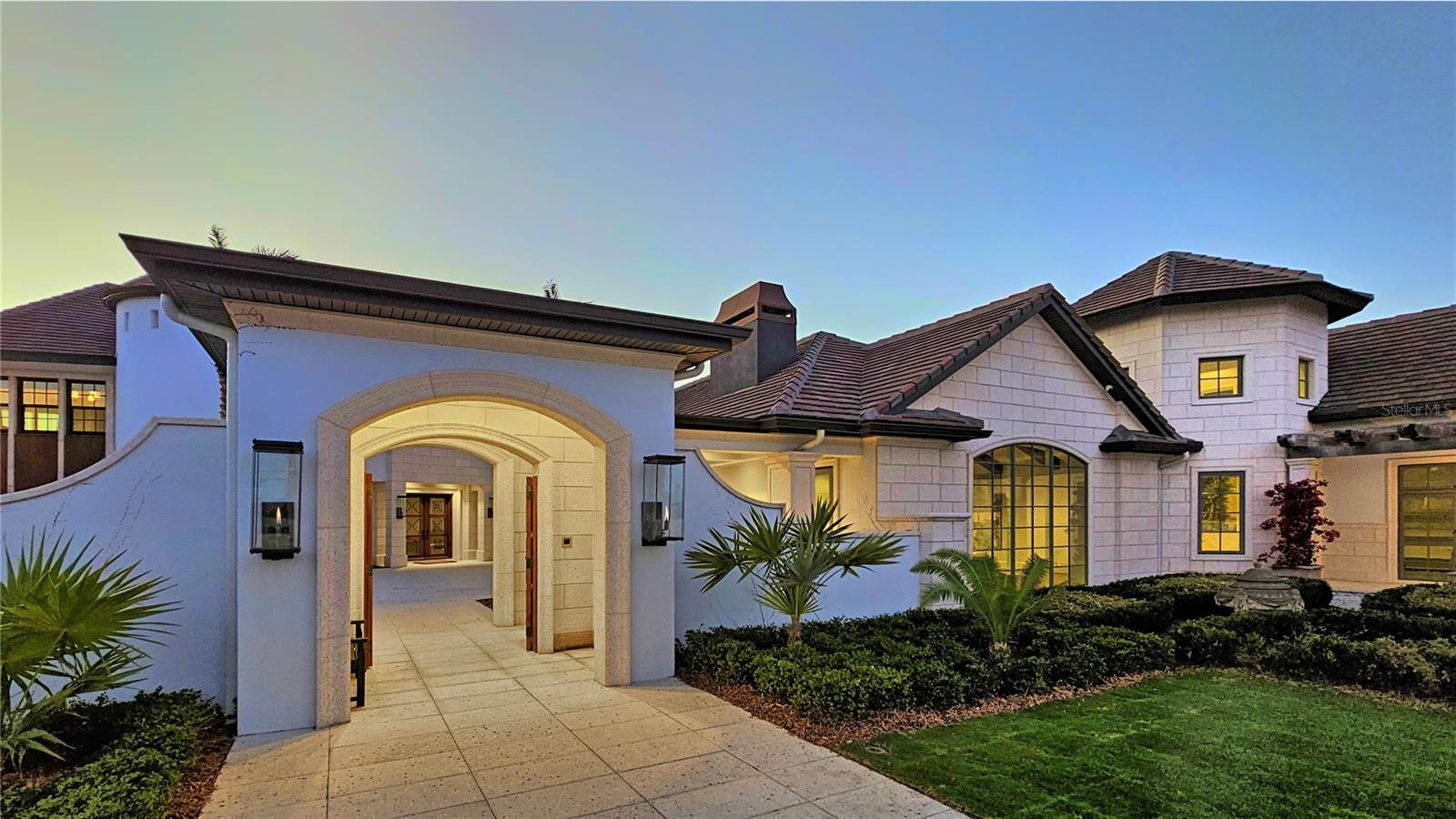 TB8352474 Property Photo