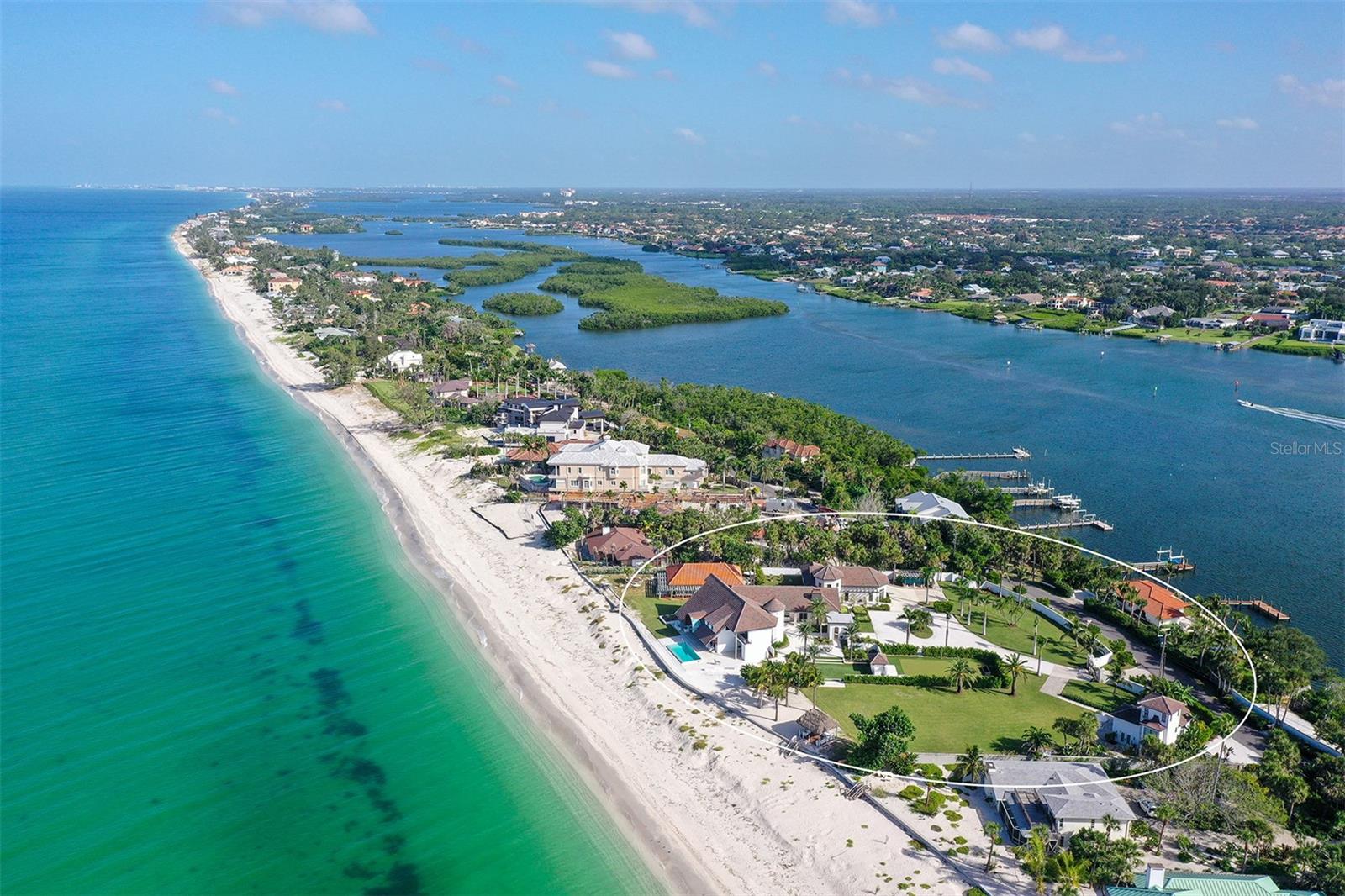 TB8352474 Property Photo