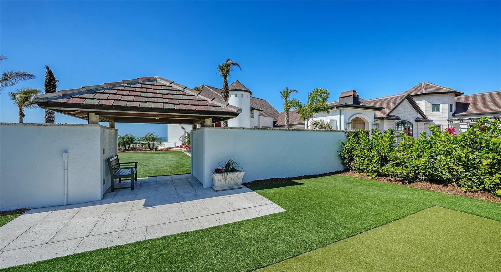 TB8352474 Property Photo