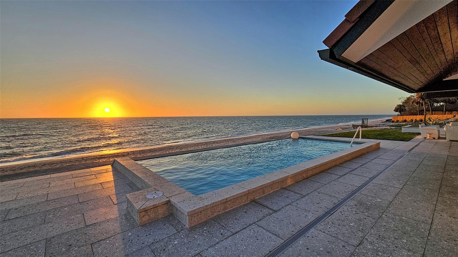 TB8352474 Property Photo