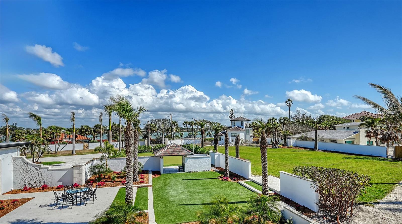 TB8352474 Property Photo