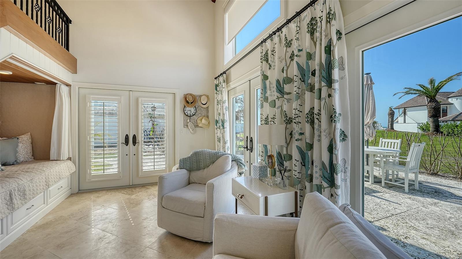 TB8352474 Property Photo