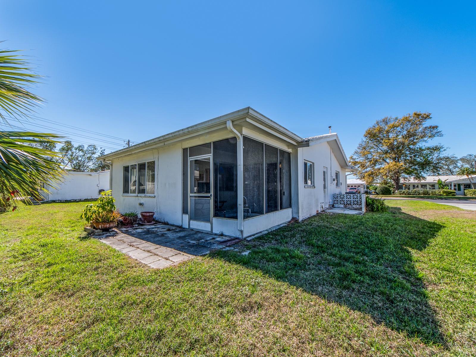 8623 140TH WAY, SEMINOLE, FL, 33776