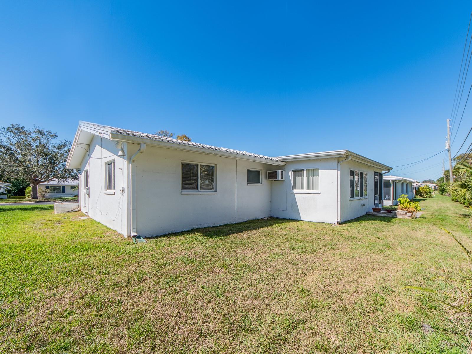 8623 140TH WAY, SEMINOLE, FL, 33776