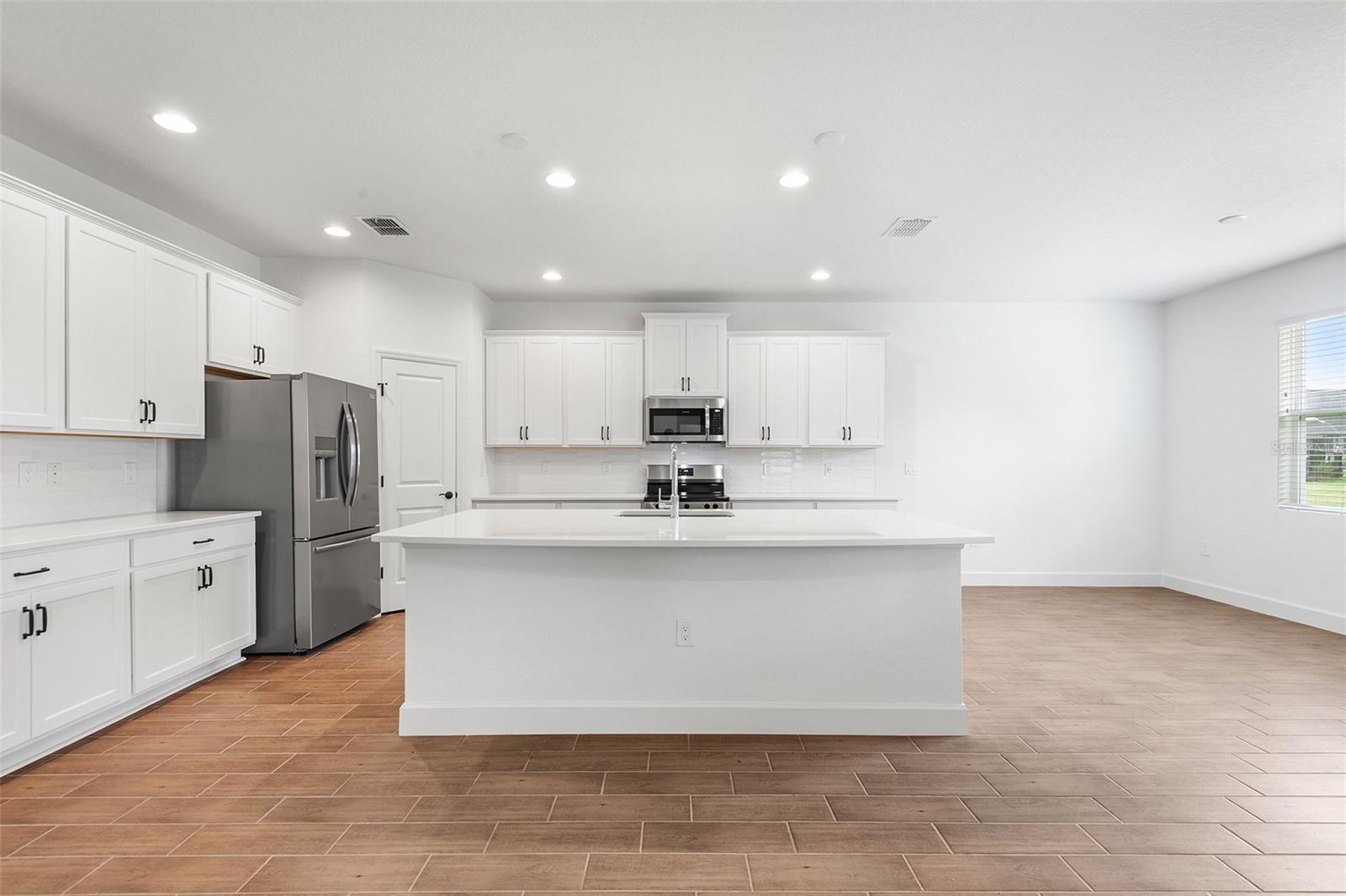 2569 ROGERS RD, LAKELAND, FL, 33812