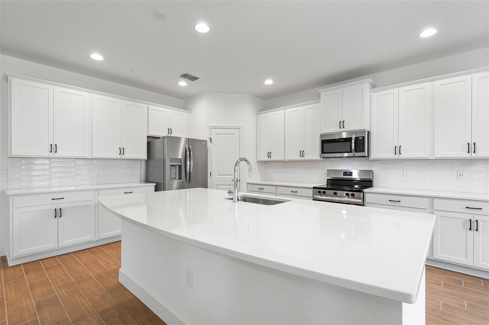 2569 ROGERS RD, LAKELAND, FL, 33812