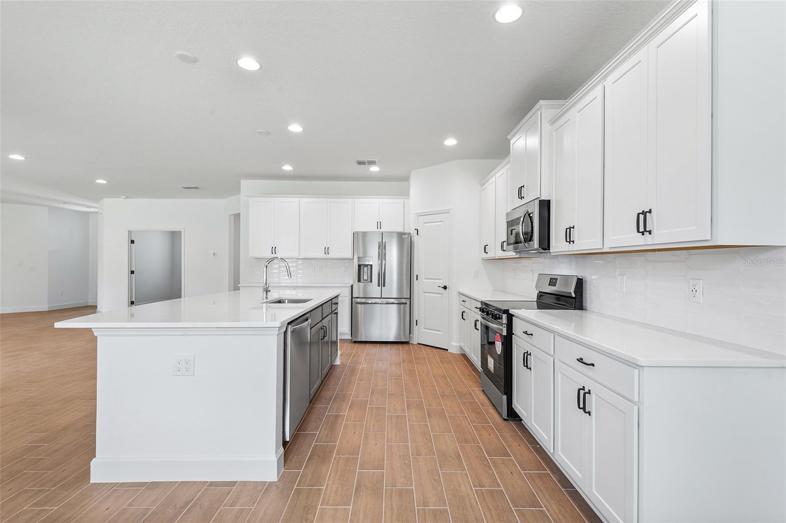 2569 ROGERS RD, LAKELAND, FL, 33812