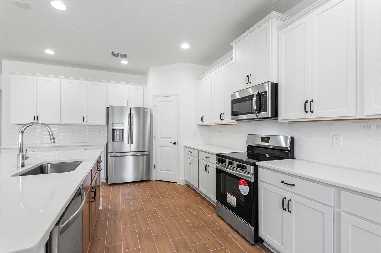 2569 ROGERS RD, LAKELAND, FL, 33812