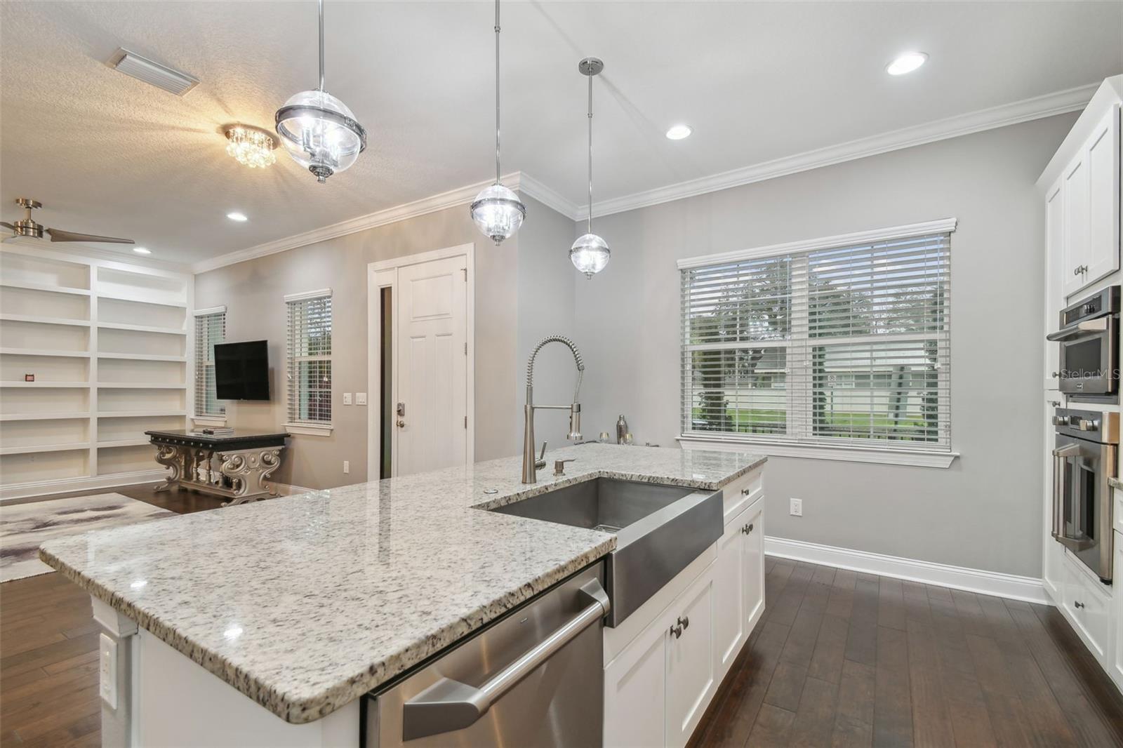 401 S MELVILLE AVE, TAMPA, FL, 33606