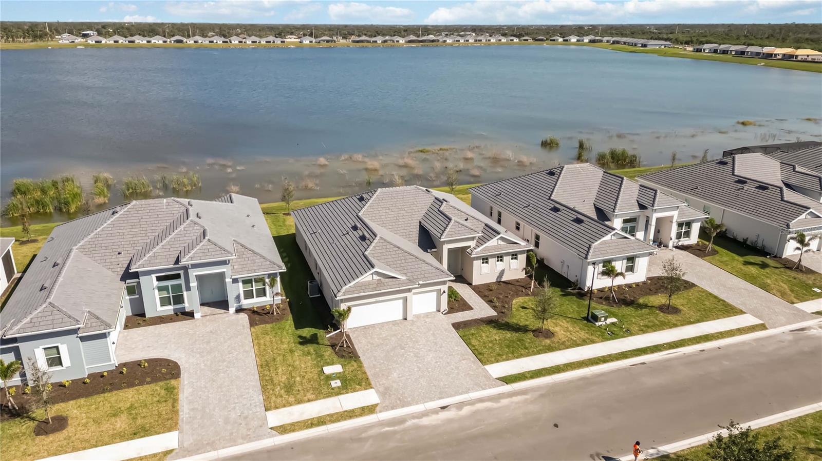 8562 SHORE LAKE DR, ENGLEWOOD, FL, 34224