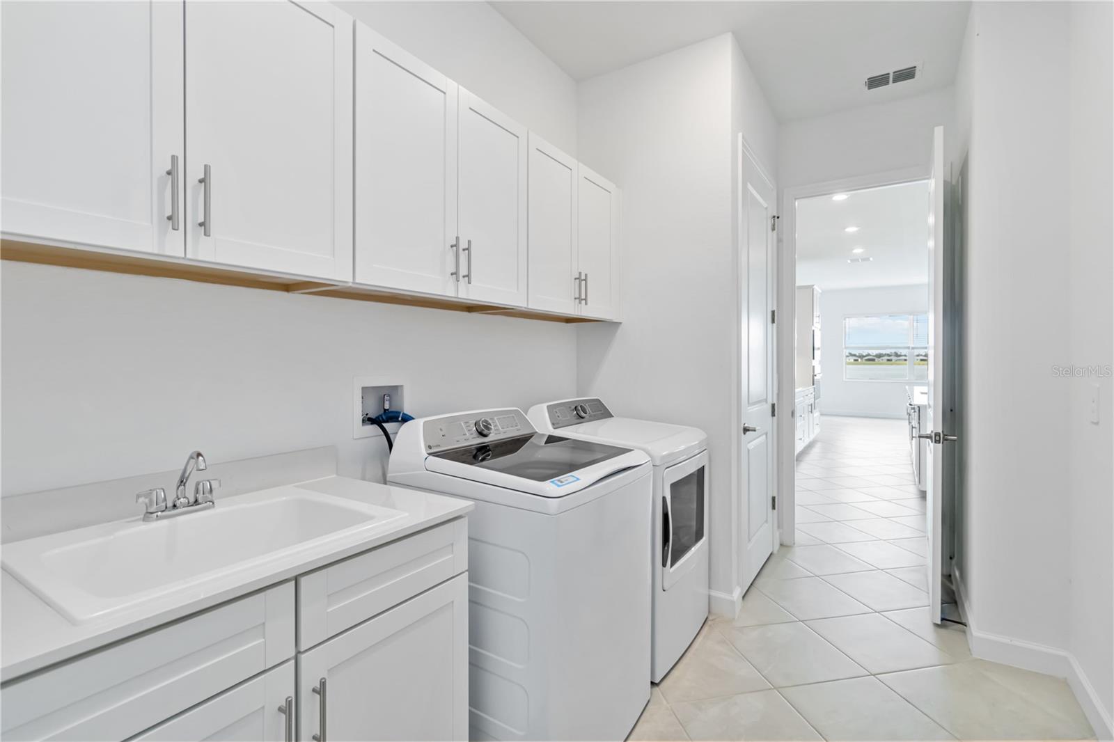 8562 SHORE LAKE DR, ENGLEWOOD, FL, 34224