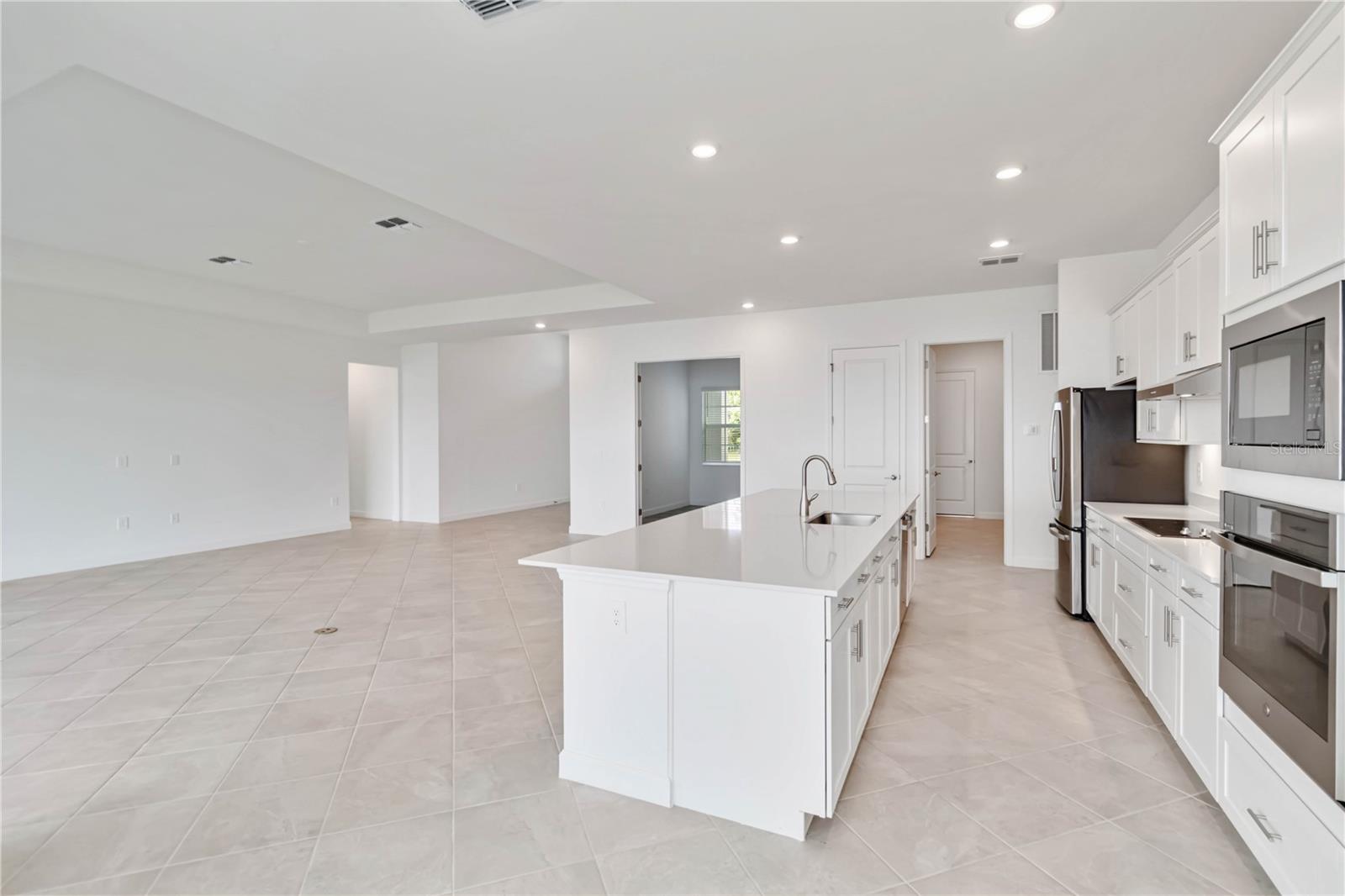 8562 SHORE LAKE DR, ENGLEWOOD, FL, 34224