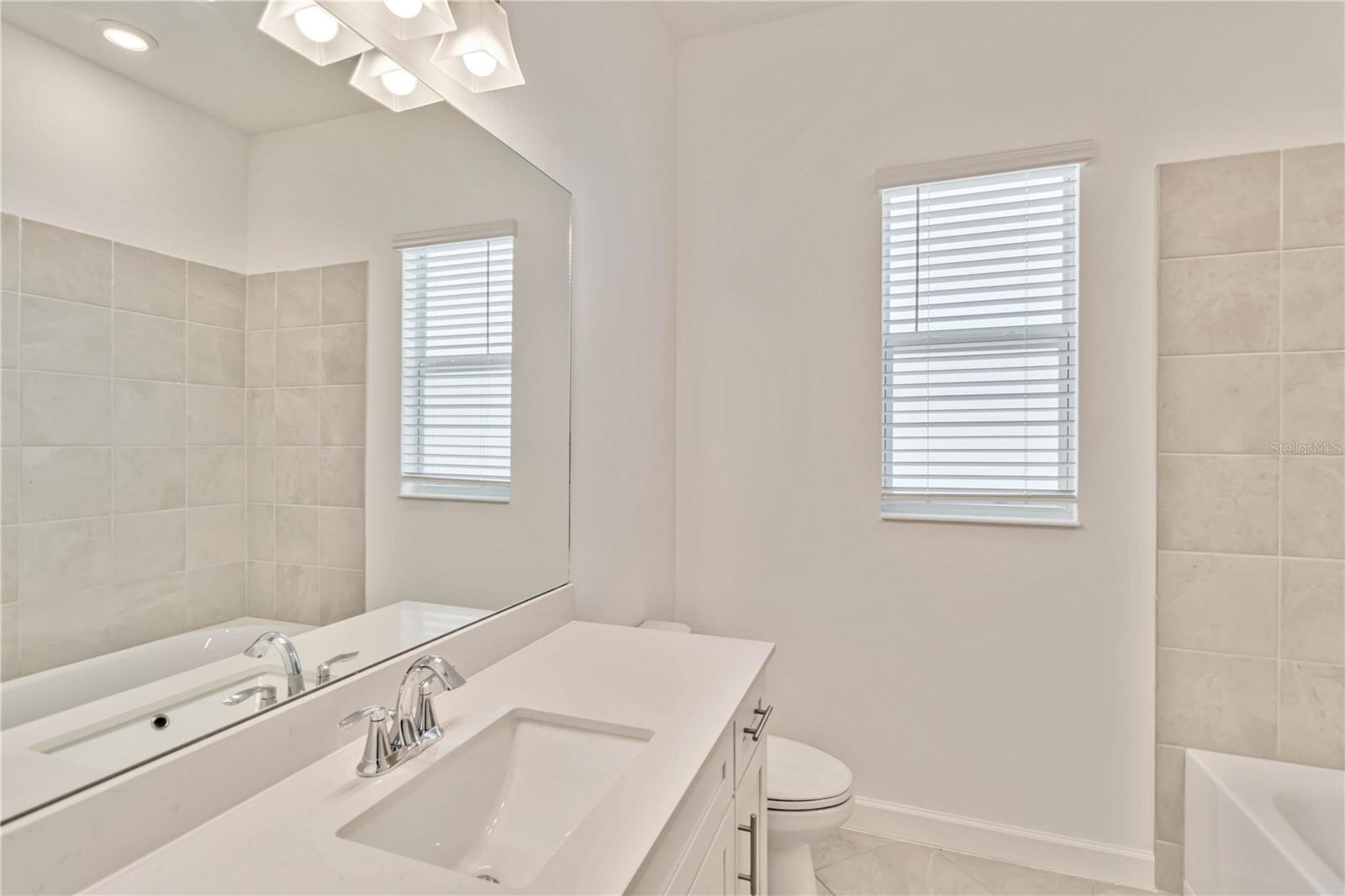 8562 SHORE LAKE DR, ENGLEWOOD, FL, 34224