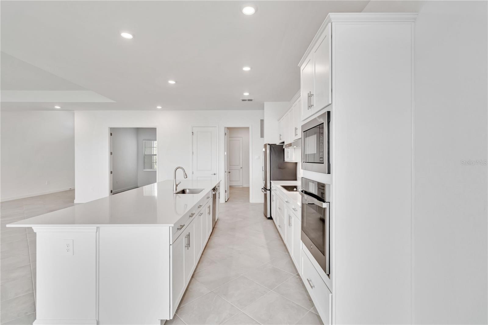 8562 SHORE LAKE DR, ENGLEWOOD, FL, 34224