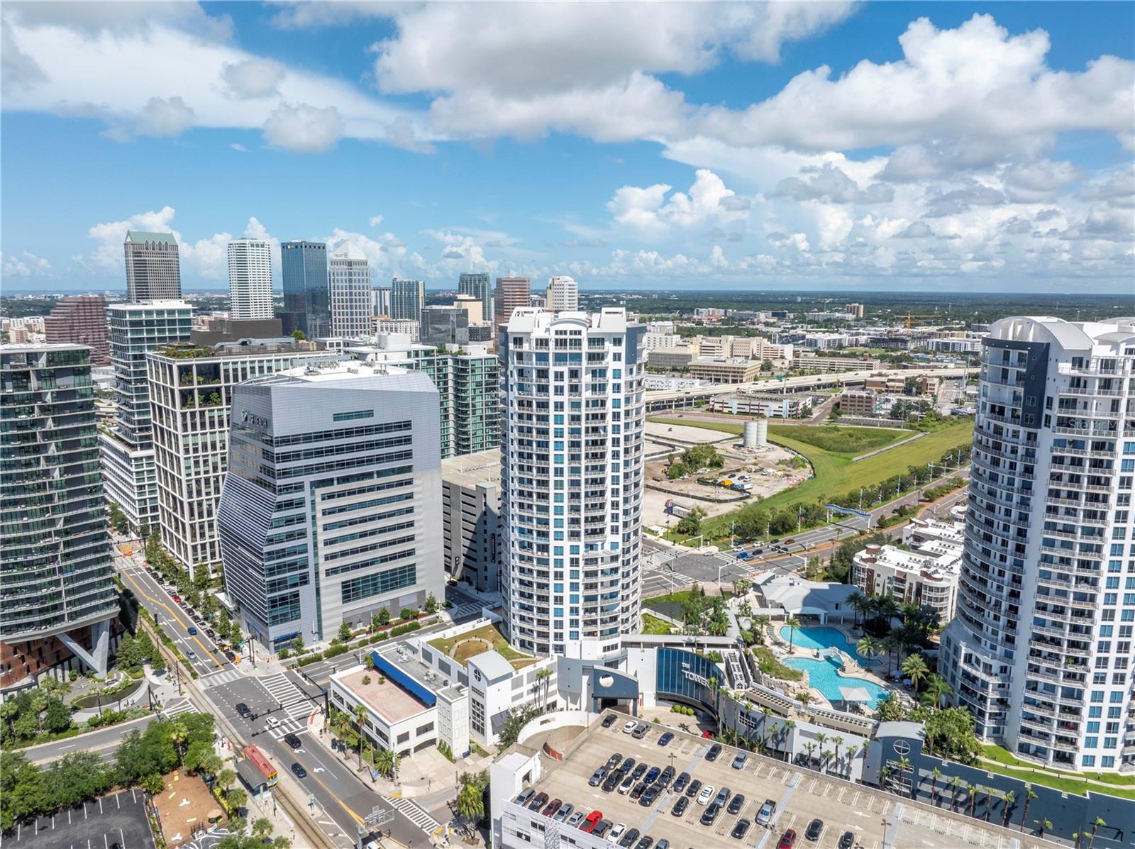 TB8352568 Property Photo