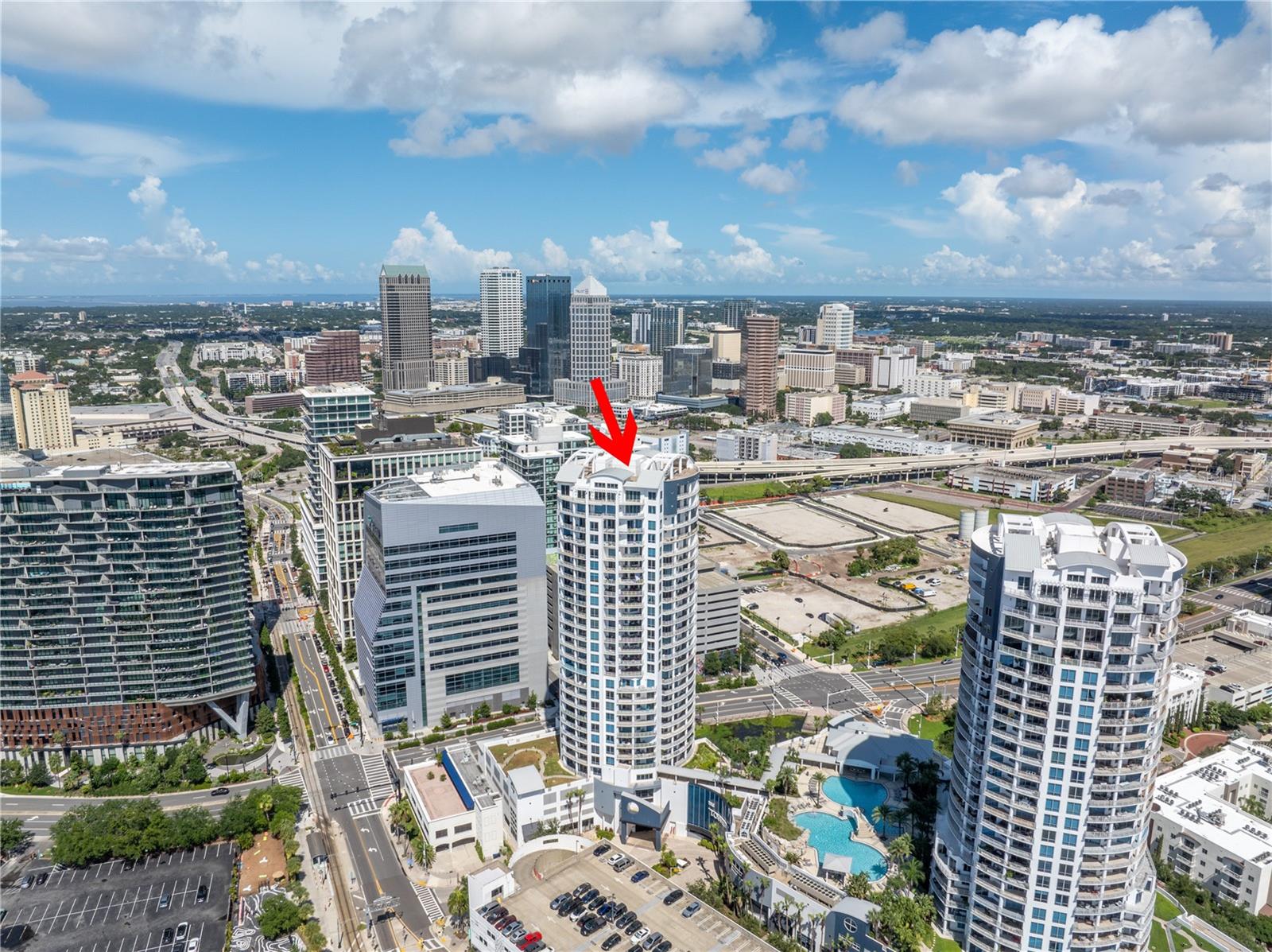 TB8352568 Property Photo