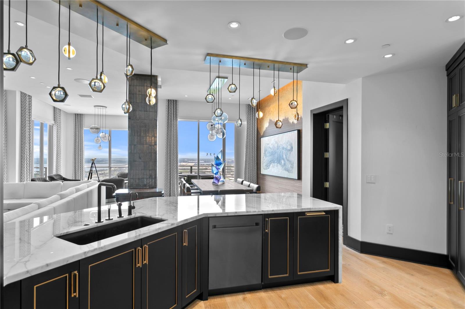 TB8352568 Property Photo