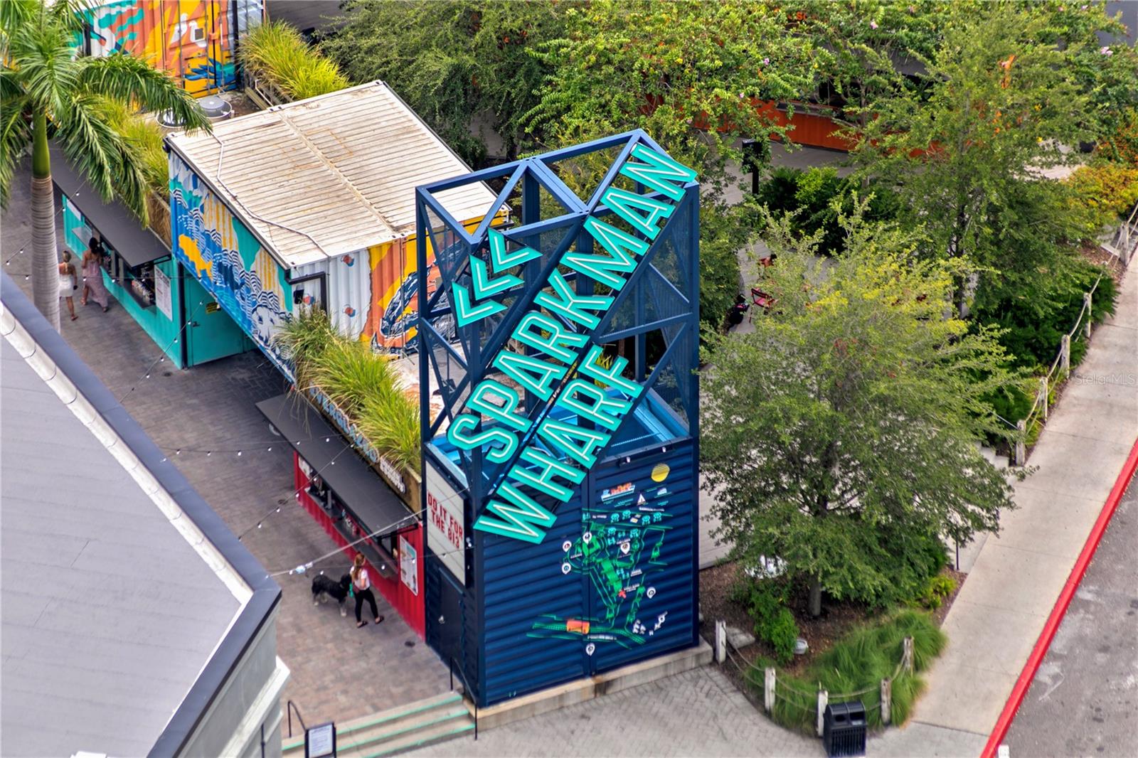 TB8352568 Property Photo