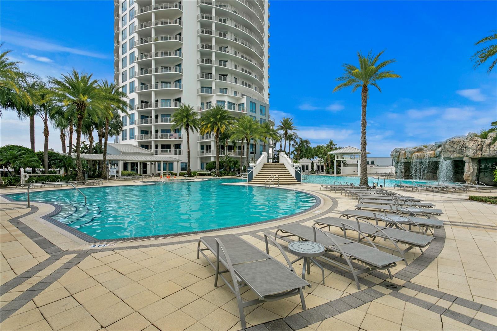 TB8352568 Property Photo