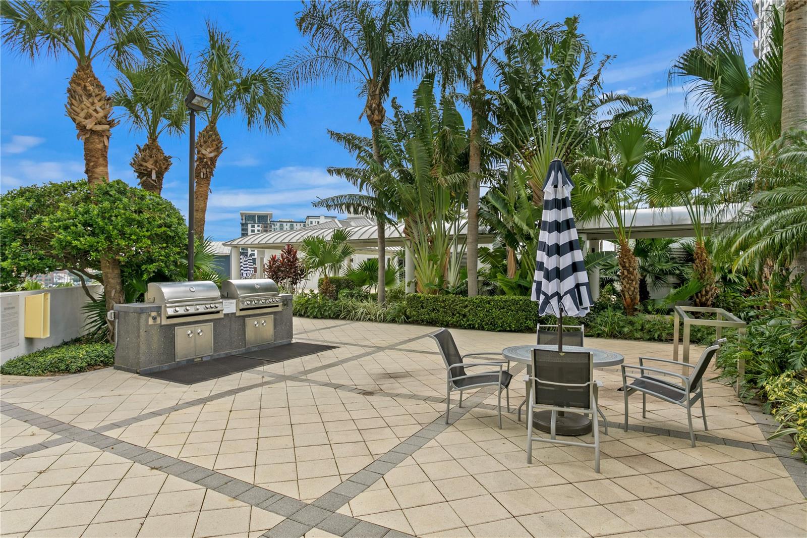 TB8352568 Property Photo