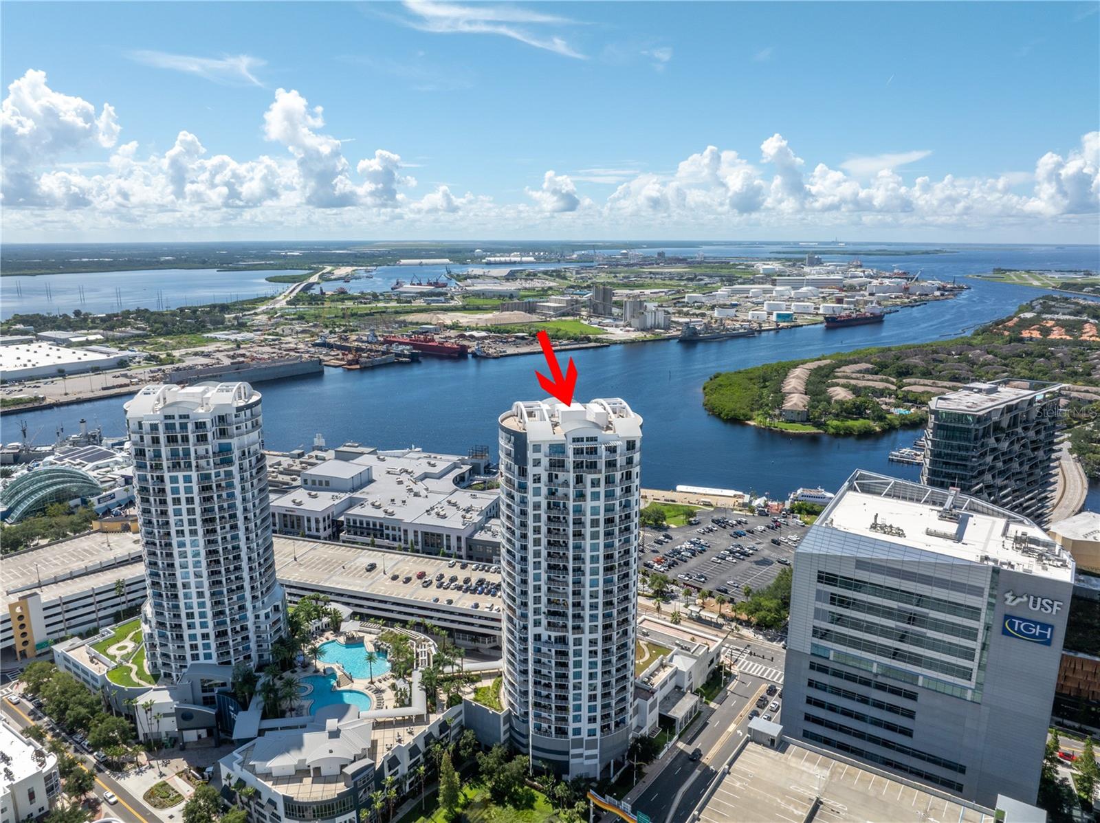 TB8352568 Property Photo