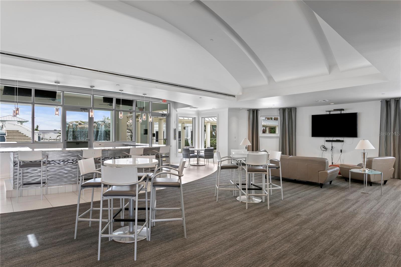 TB8352568 Property Photo