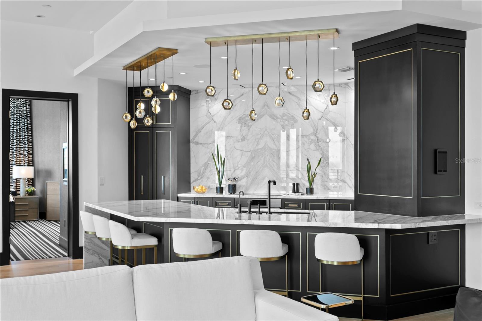 TB8352568 Property Photo