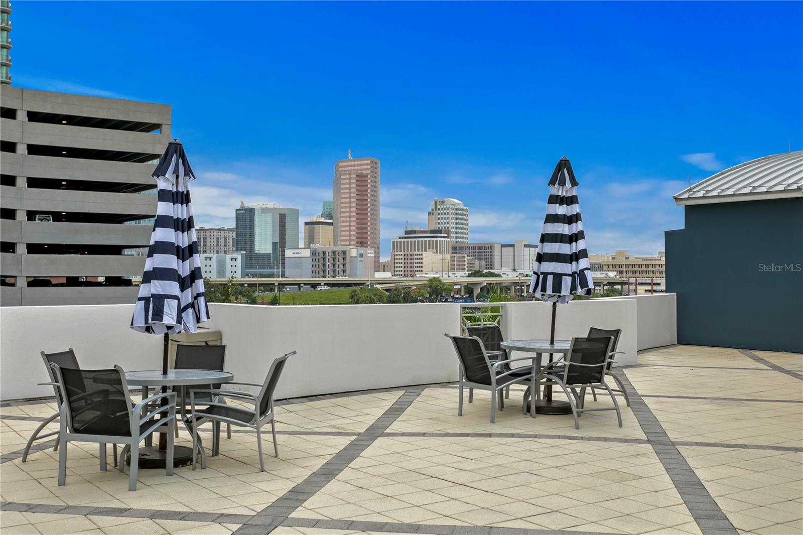 TB8352568 Property Photo