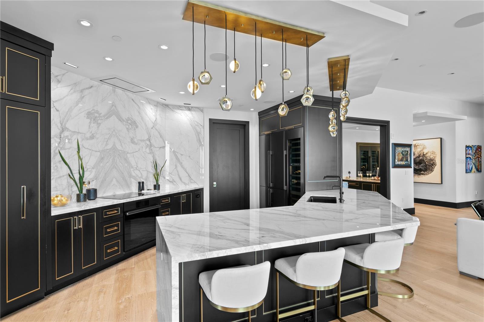 TB8352568 Property Photo