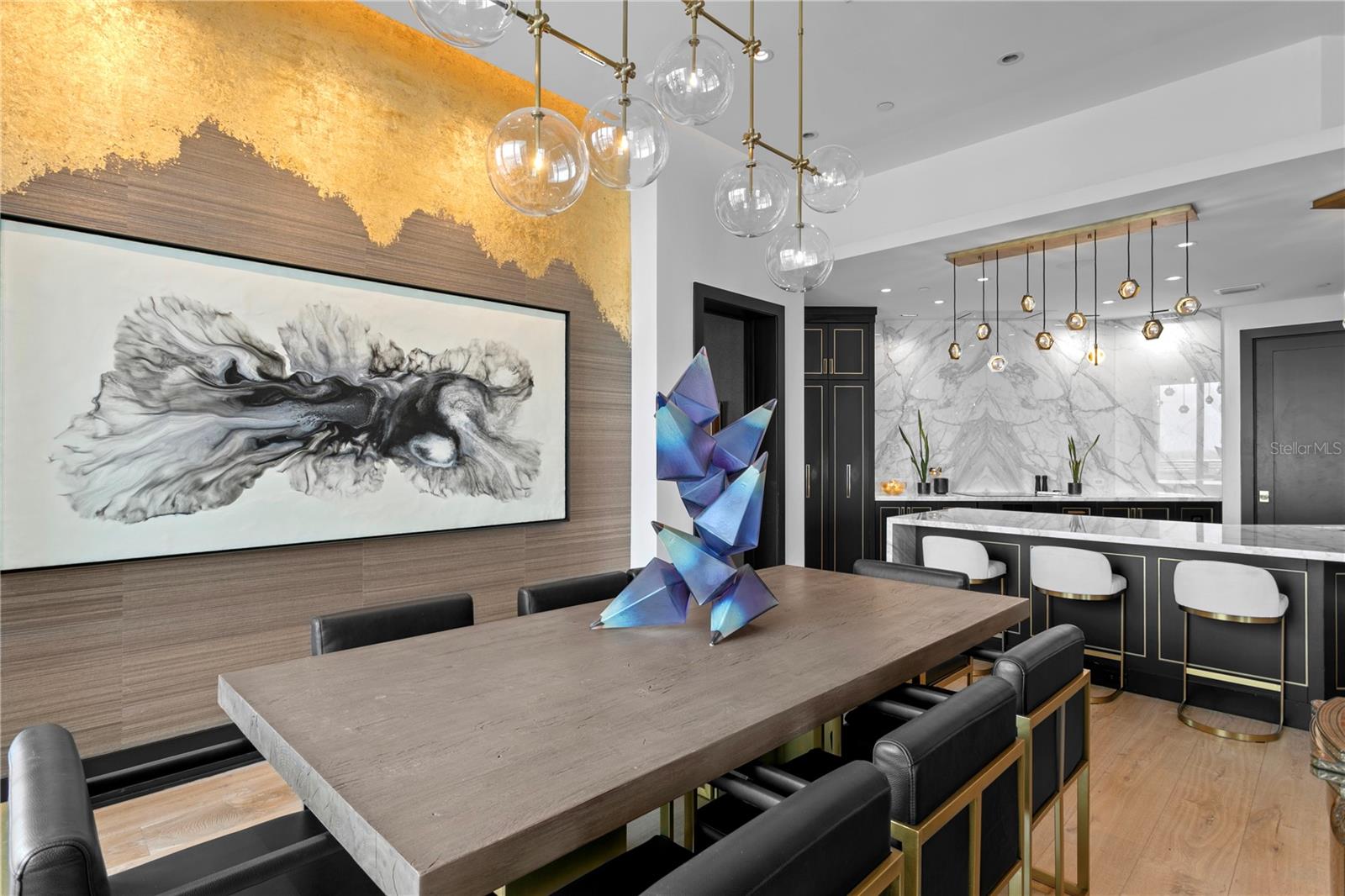 TB8352568 Property Photo