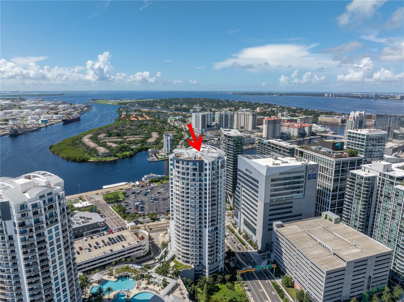 TB8352568 Property Photo