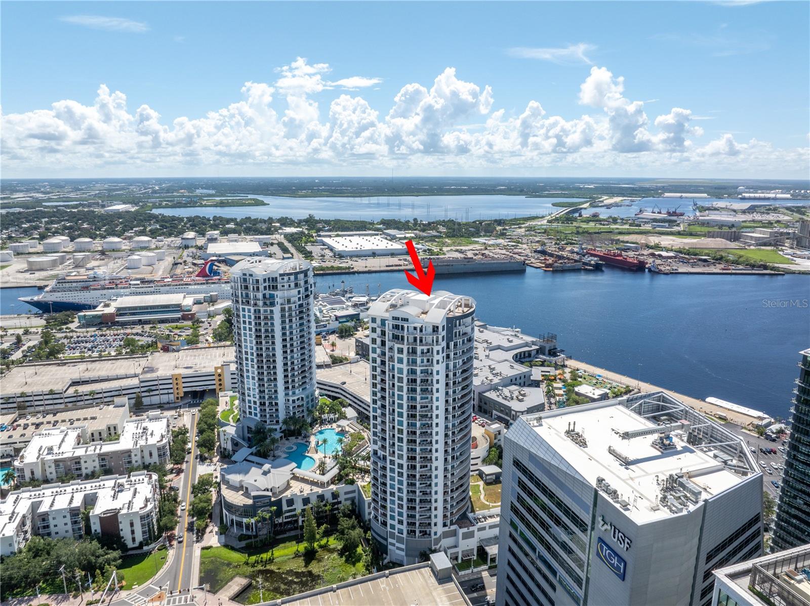 TB8352568 Property Photo