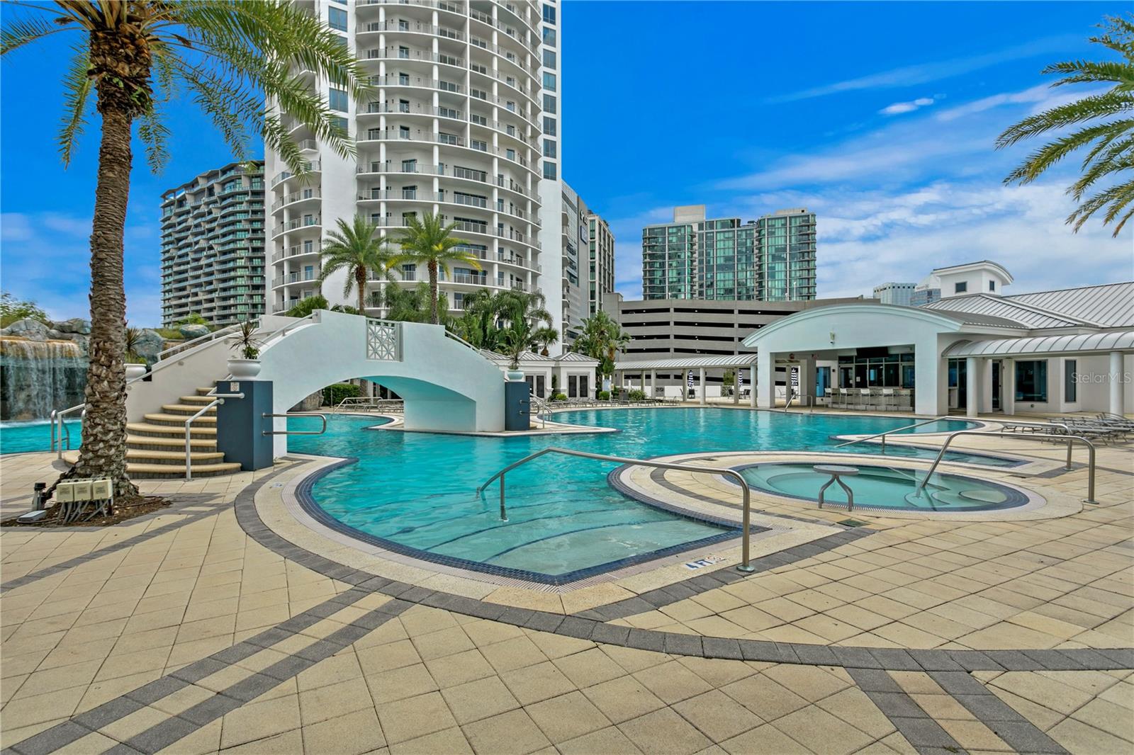 TB8352568 Property Photo