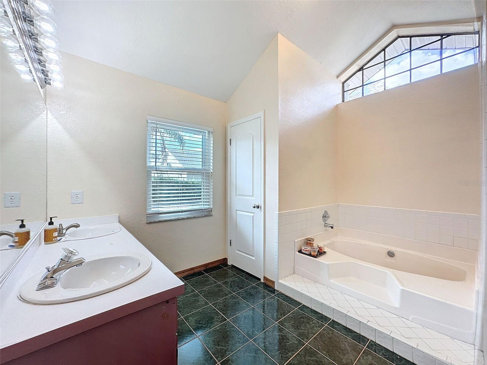 8032 SPRING HILL DR, SPRING HILL, FL, 34606