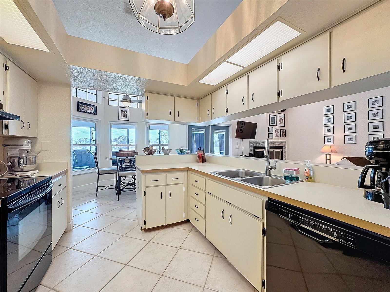 8032 SPRING HILL DR, SPRING HILL, FL, 34606
