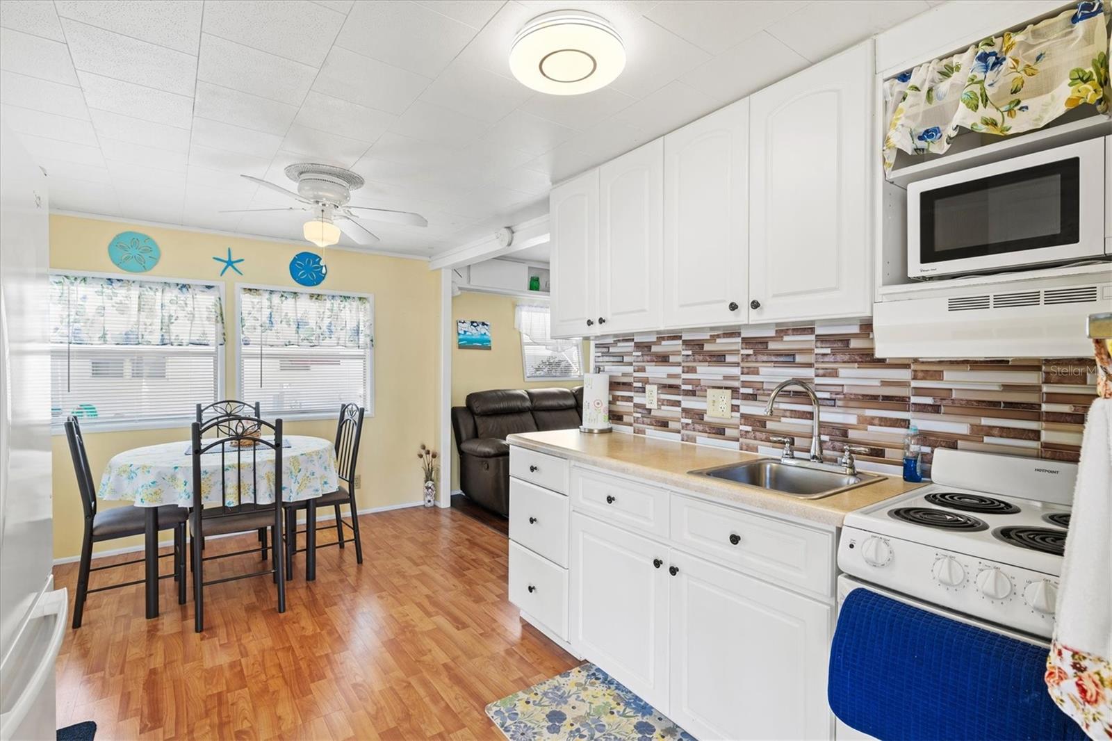 A4641373 Property Photo