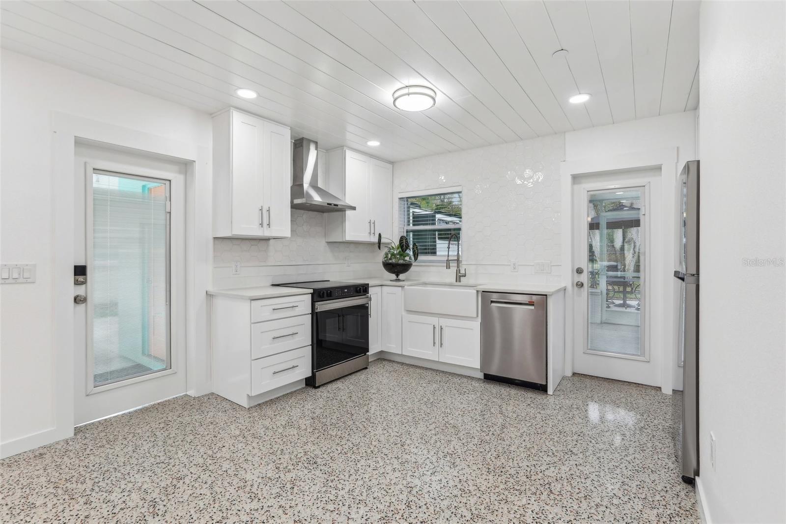 1868 DOUGLAS AVE, DUNEDIN, FL, 34698
