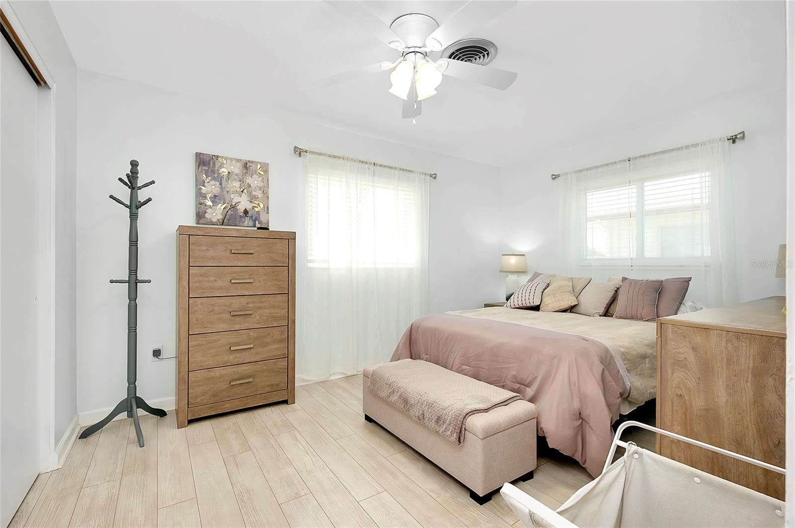 551 SHERIDAN DR, VENICE, FL, 34293