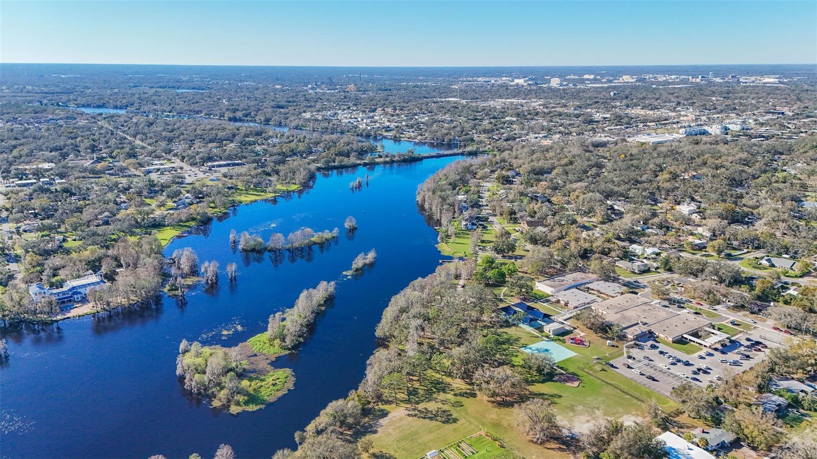 410 BERWICK AVE, TEMPLE TERRACE, FL, 33617