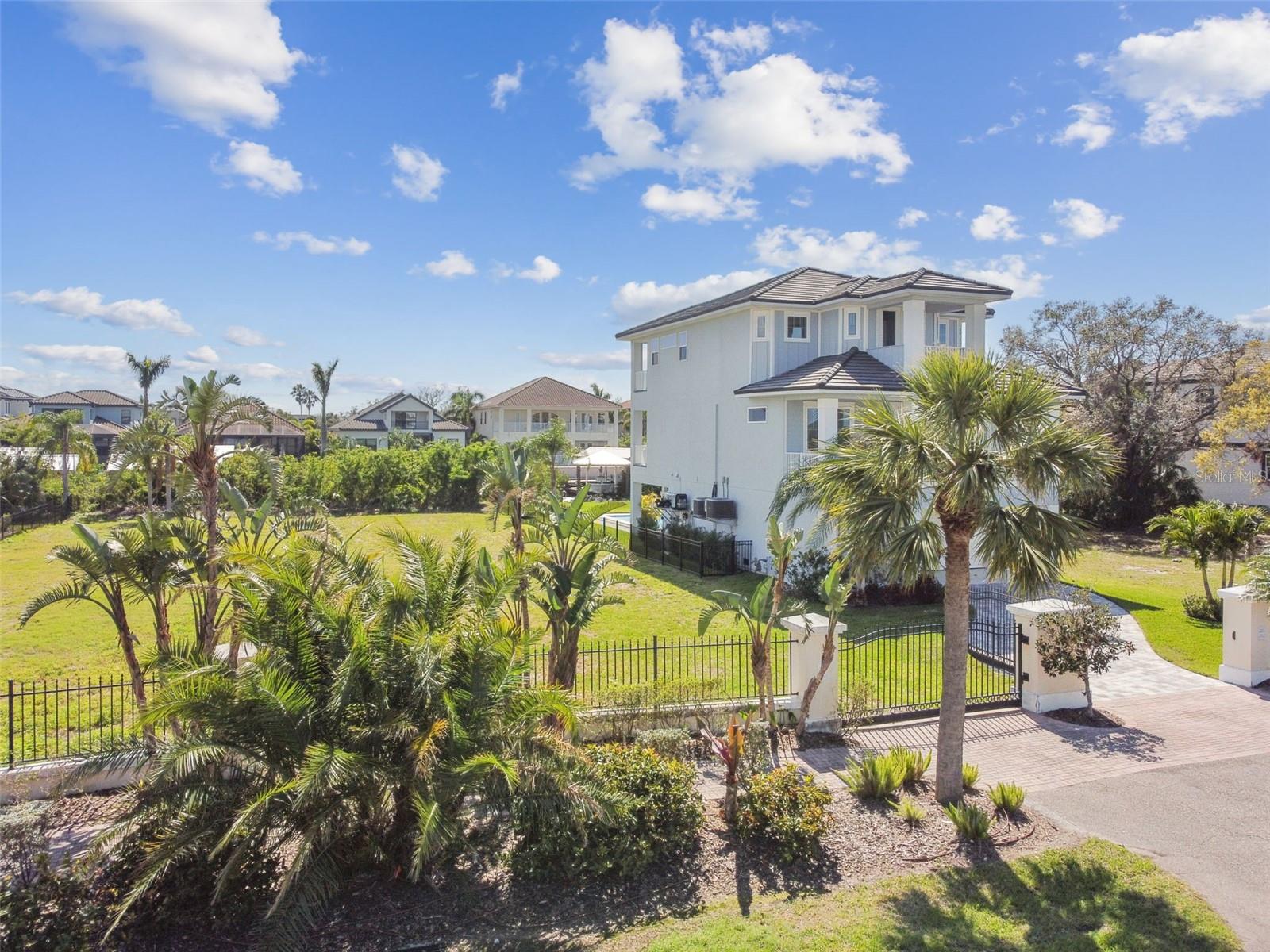 540 ESTUARY SHORE LN, APOLLO BEACH, FL, 33572