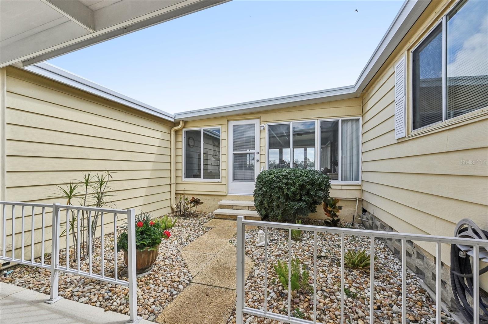 8539 IMPERIAL CIR, PALMETTO, FL, 34221