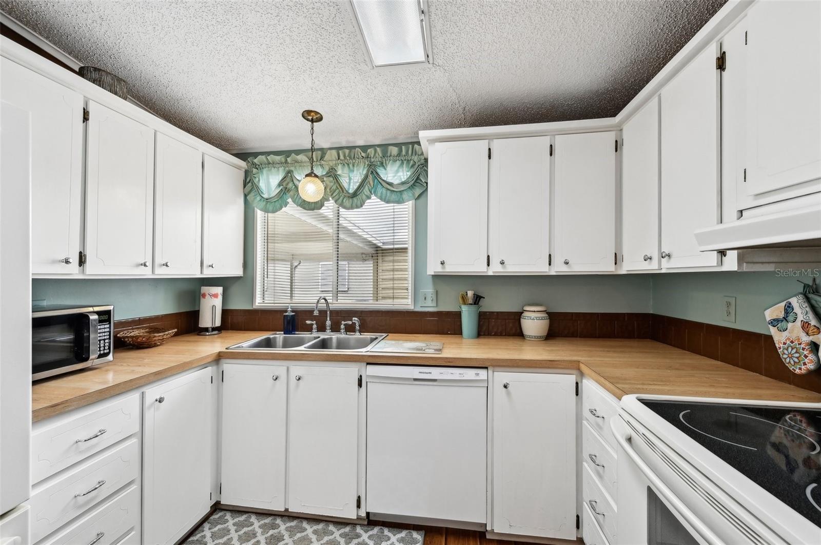 8539 IMPERIAL CIR, PALMETTO, FL, 34221