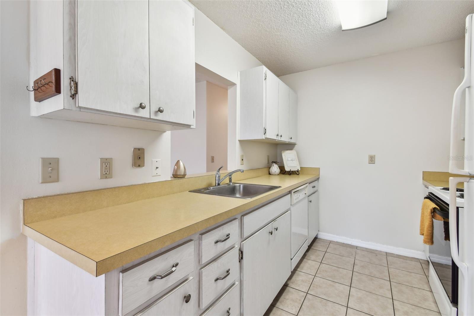 2301 GRENOBLE PL #1, SUN CITY CENTER, FL, 33573