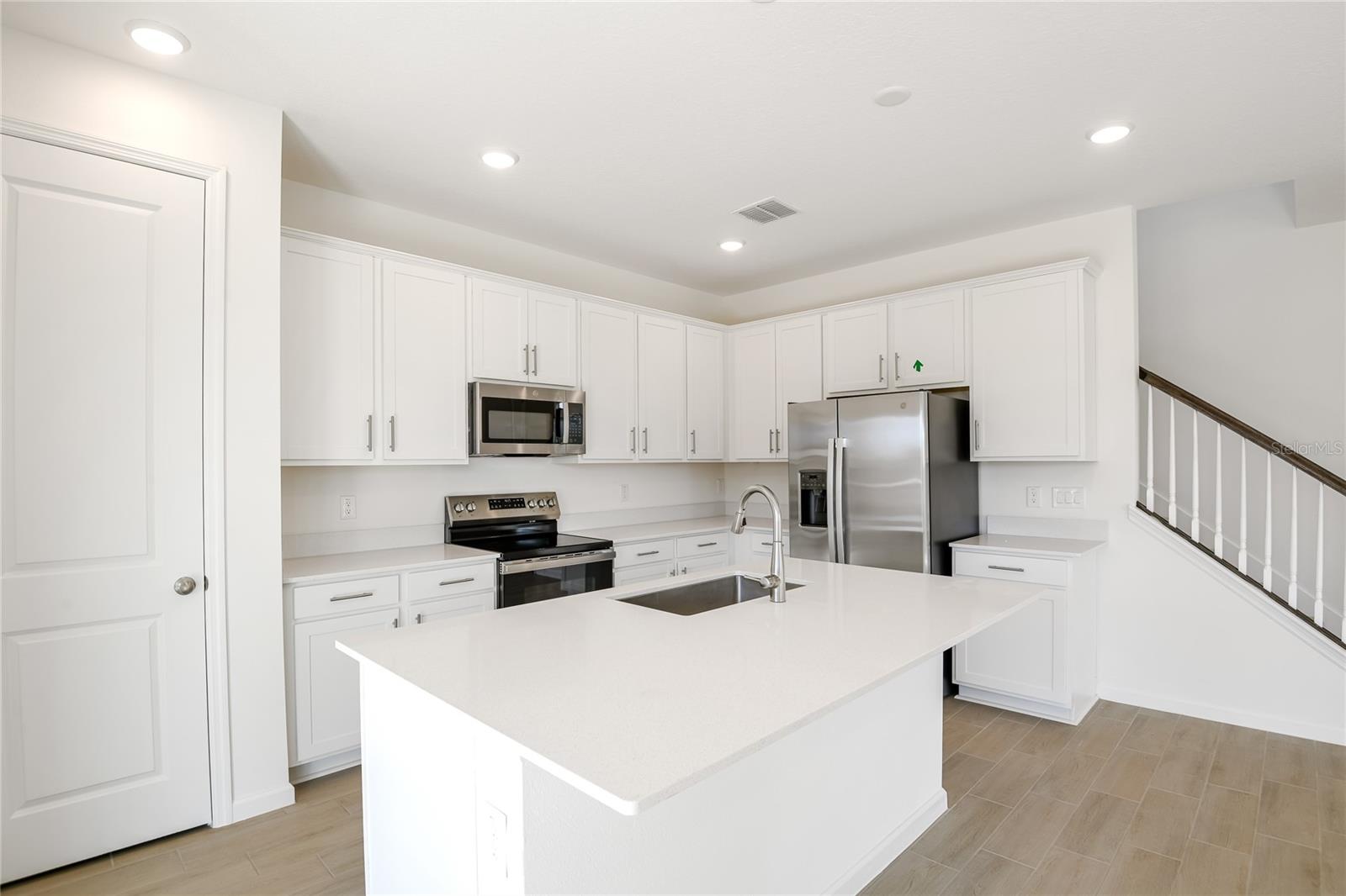 570 SUMMIT RIVER DR, APOPKA, FL, 32712